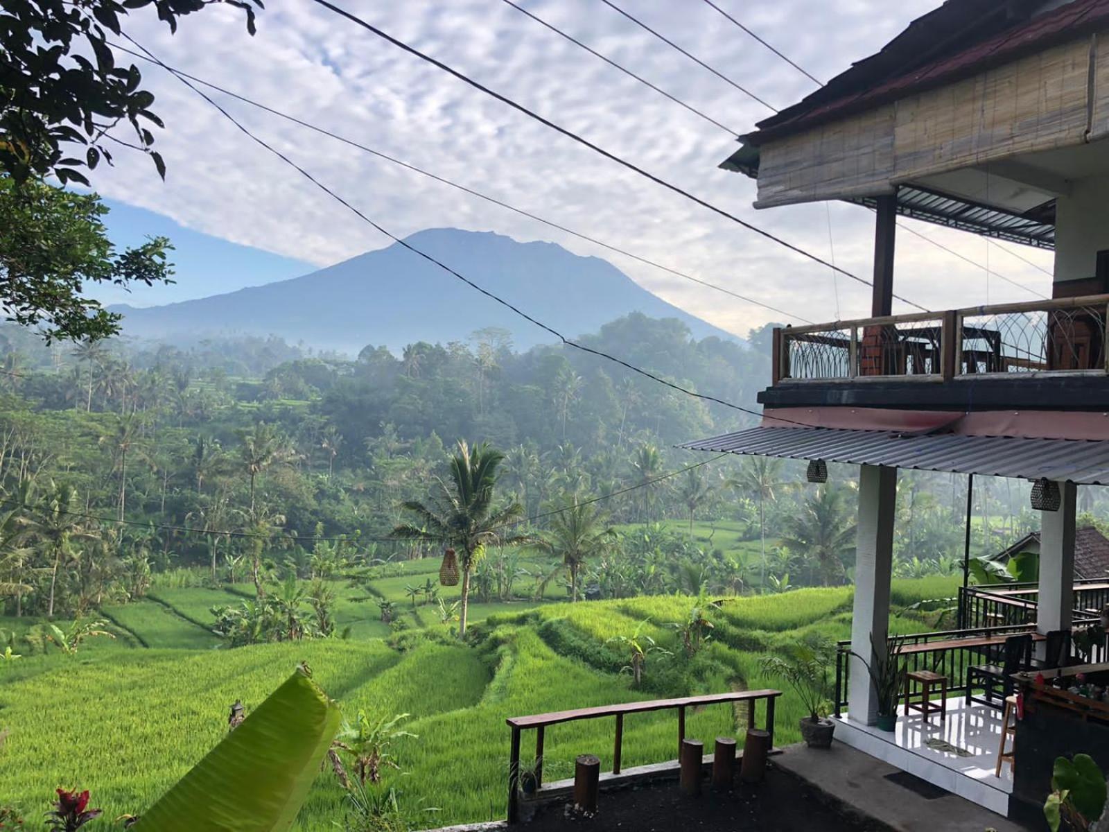 Bisbis House Iseh Village Selat Экстерьер фото