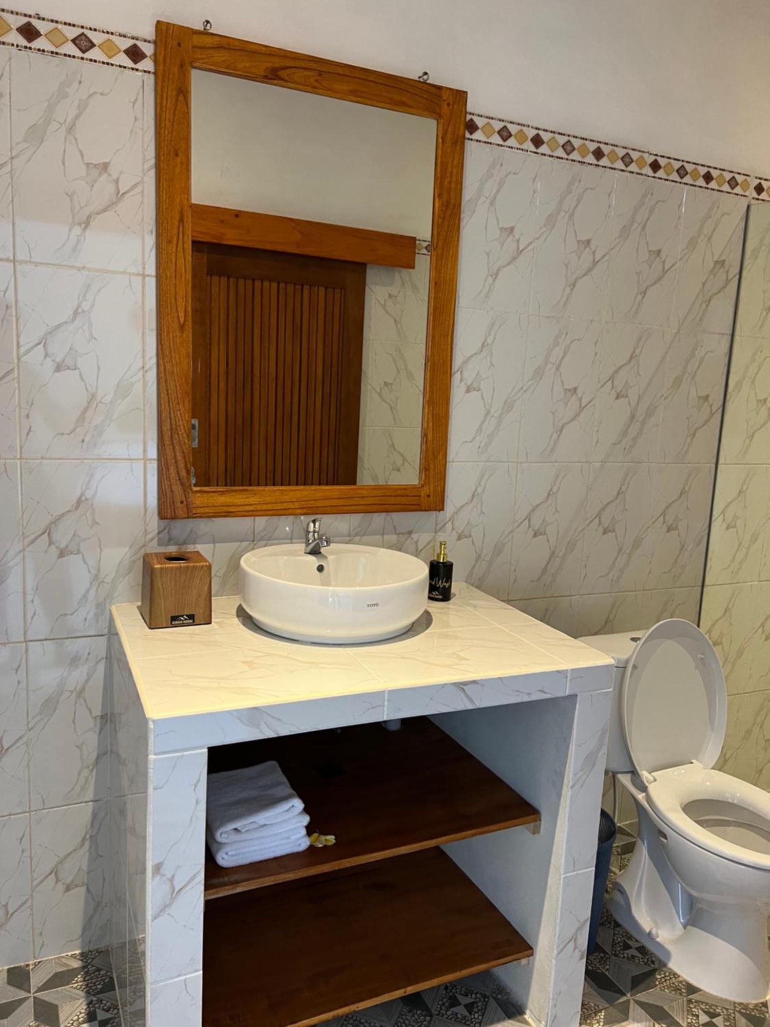 Bisbis House Iseh Village Selat Экстерьер фото