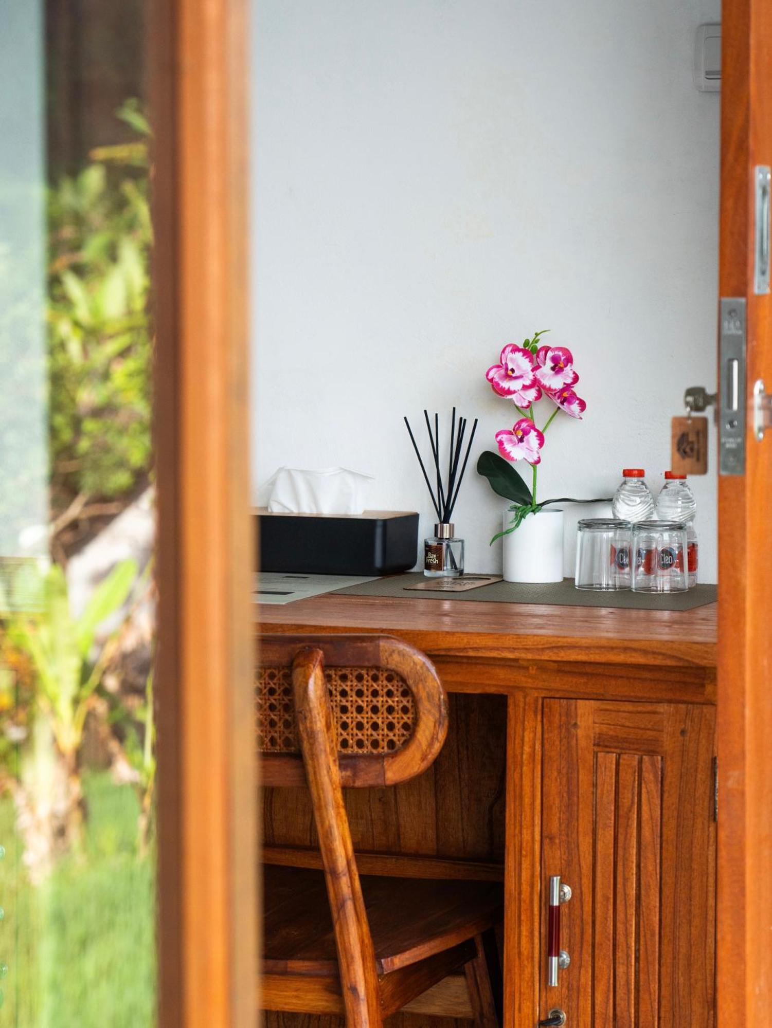 Bisbis House Iseh Village Selat Экстерьер фото