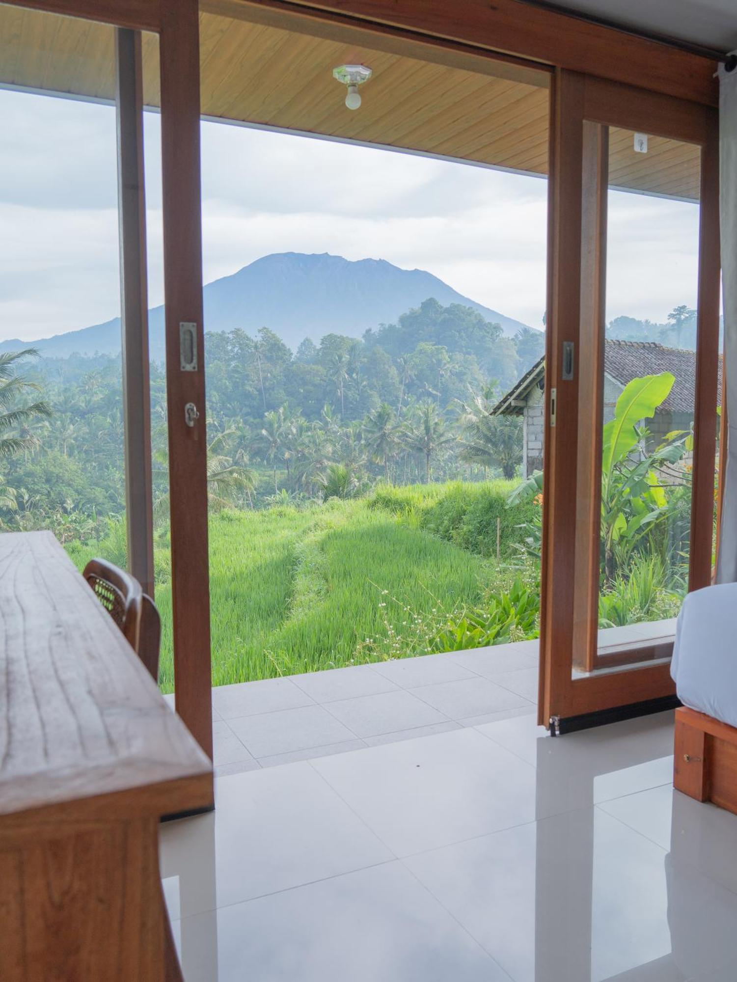 Bisbis House Iseh Village Selat Экстерьер фото