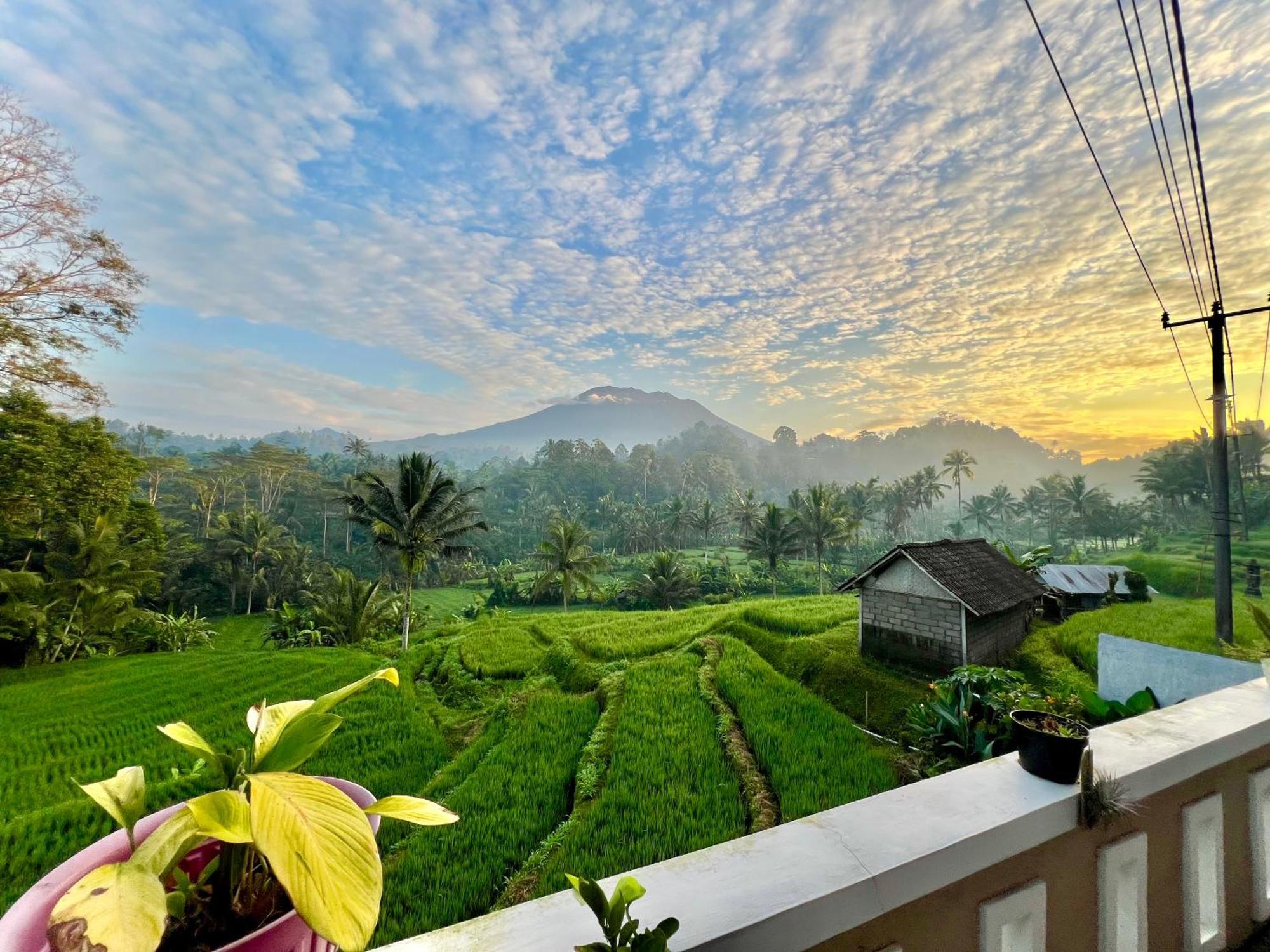 Bisbis House Iseh Village Selat Экстерьер фото