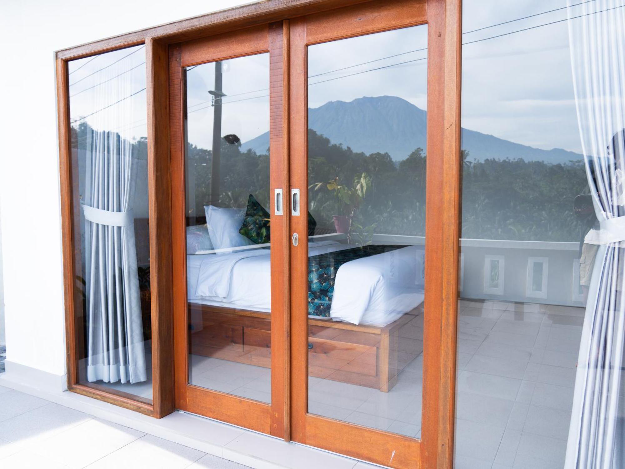 Bisbis House Iseh Village Selat Экстерьер фото