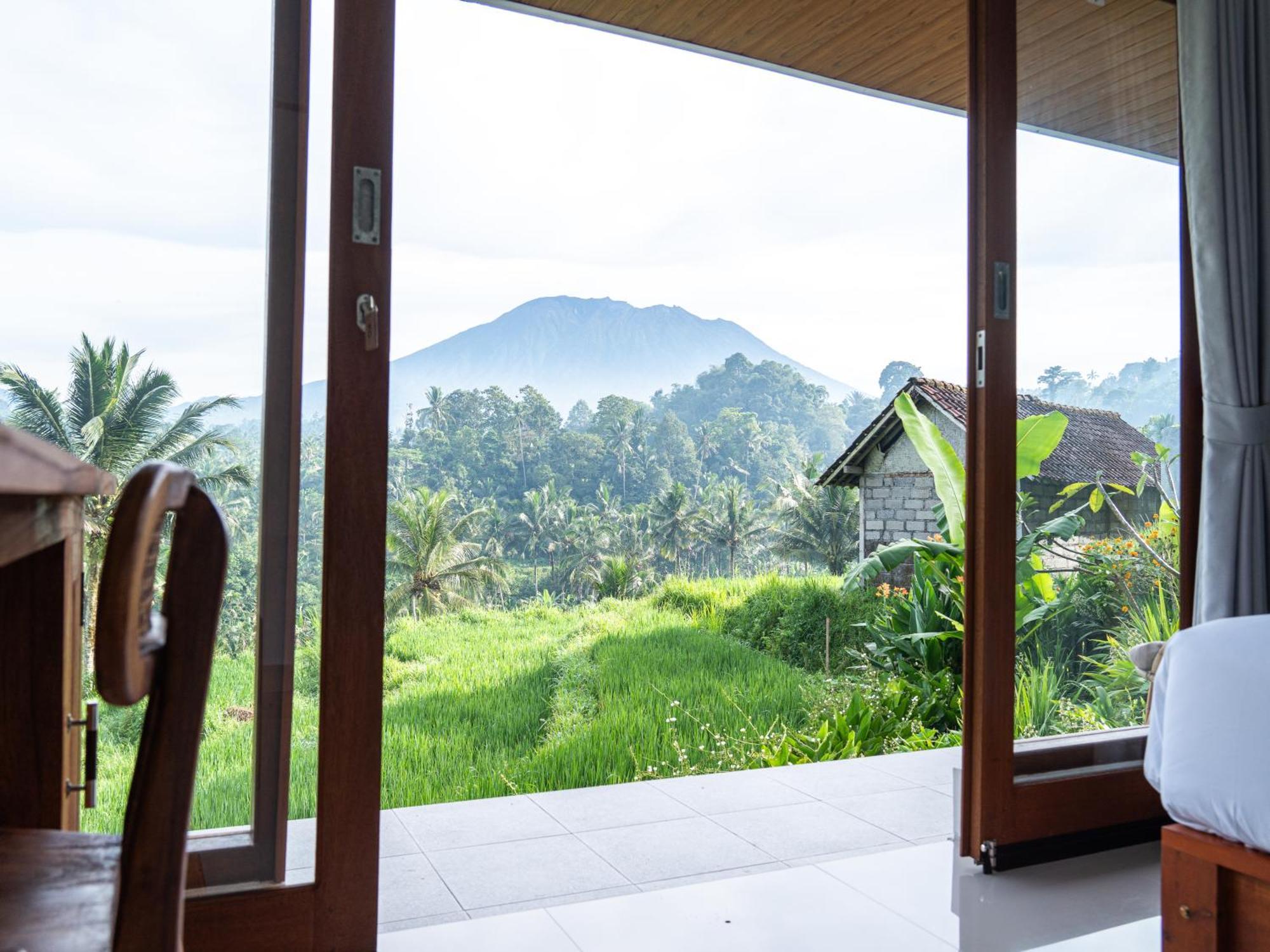 Bisbis House Iseh Village Selat Экстерьер фото