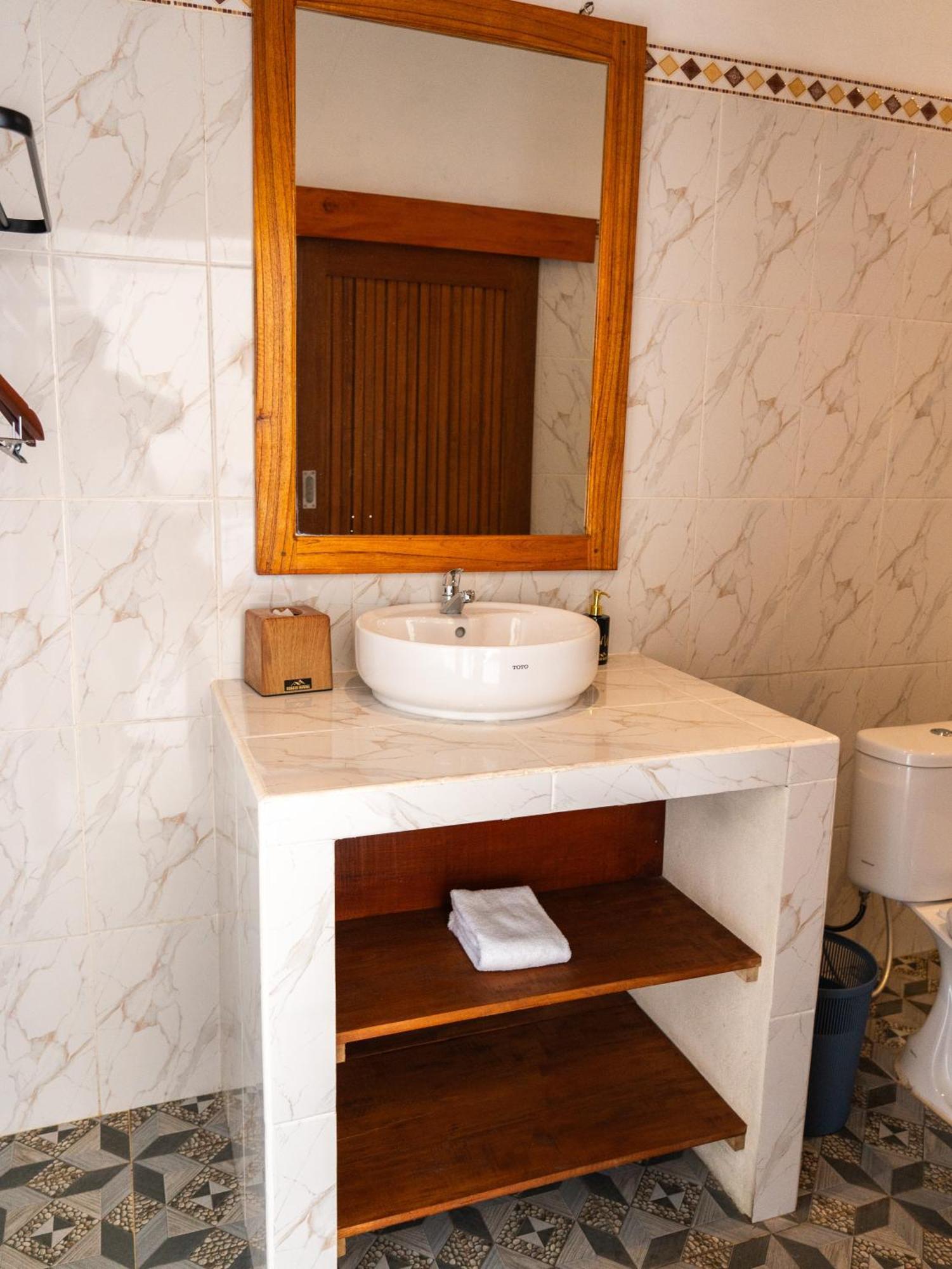 Bisbis House Iseh Village Selat Экстерьер фото