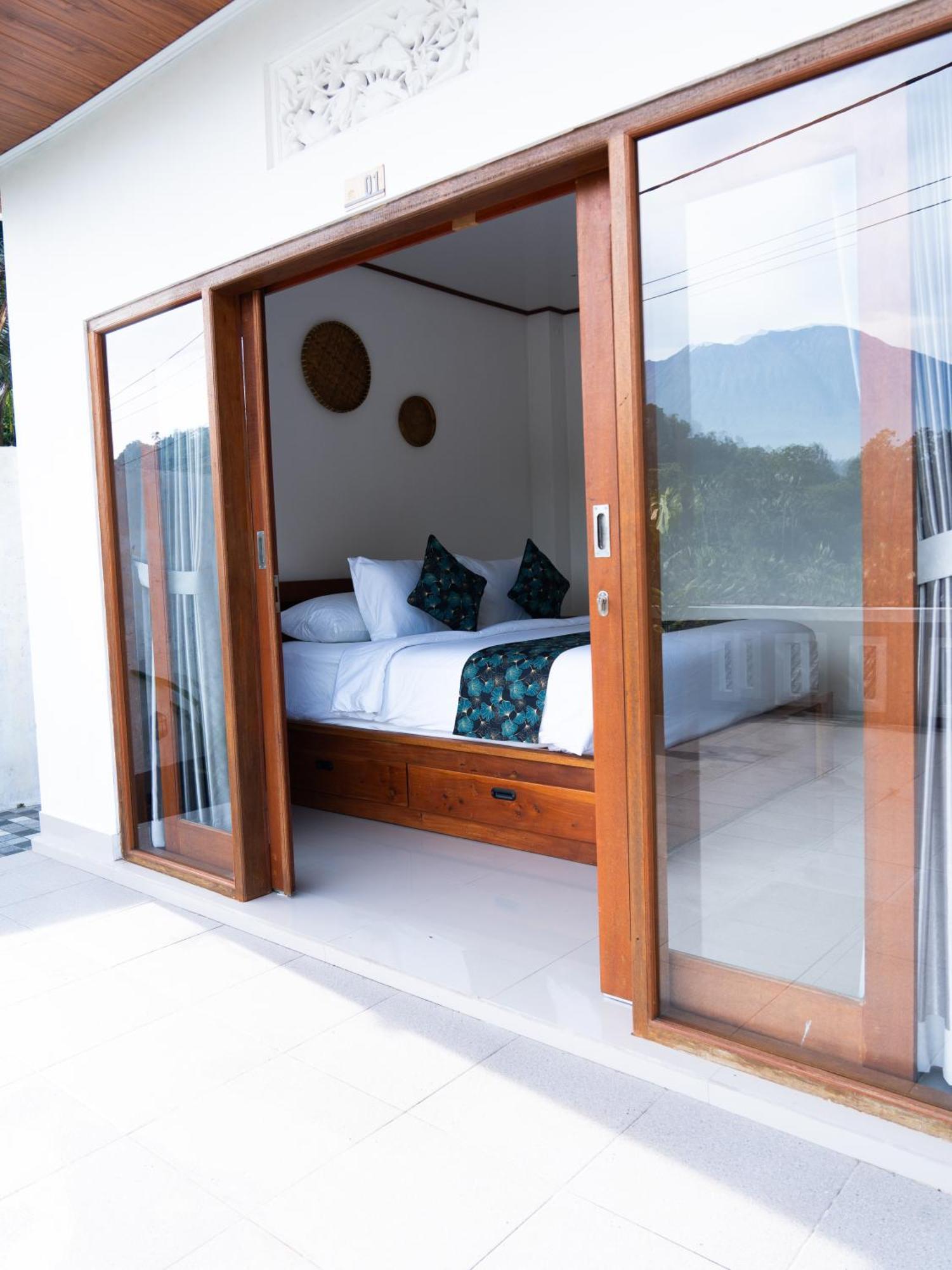 Bisbis House Iseh Village Selat Экстерьер фото