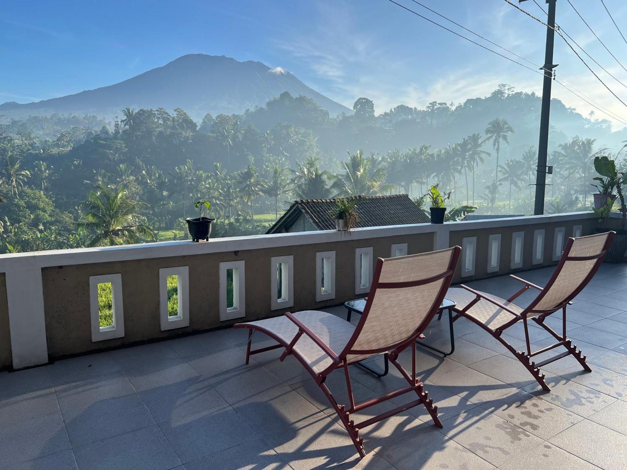 Bisbis House Iseh Village Selat Экстерьер фото